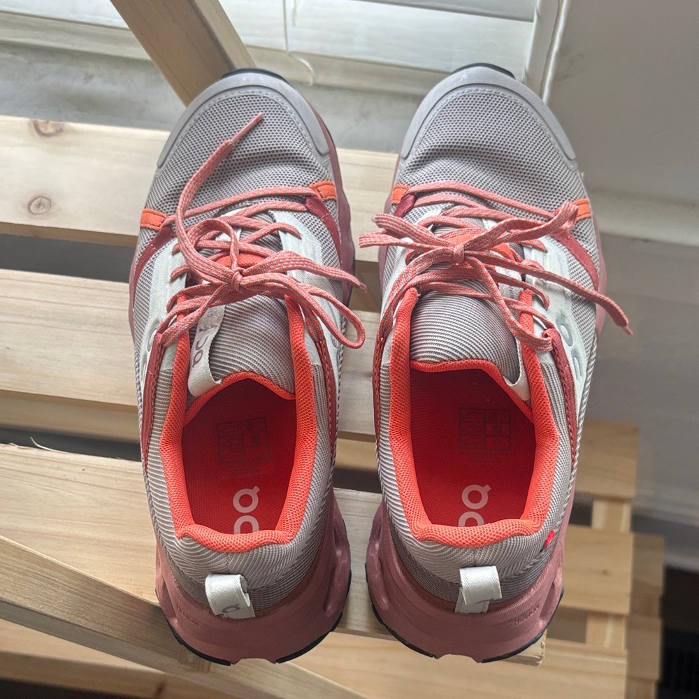 On Cloud - Gray and Coral Athletic Sneakers only worn once!